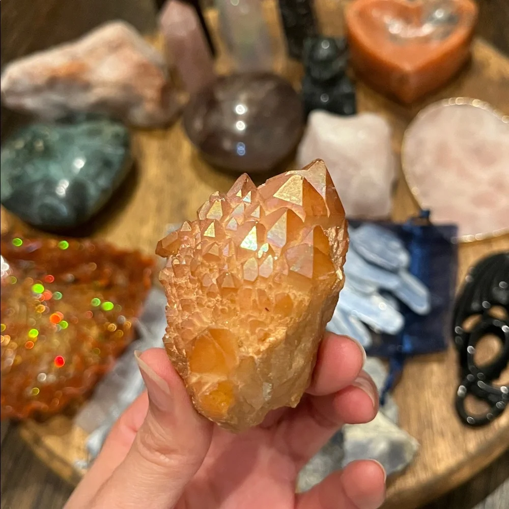 2/$20 Crystal Carvings, Hearts, and Towers Oh My! - Picture 9 of 16